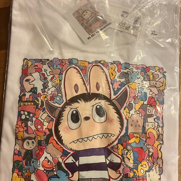 UNIQLO X POP MART T-SHIRT THE MONSTERS LABUBU - Picture 7 of 7